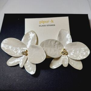 NWT Piper K White Oversized Glass Stones EARRINGS.